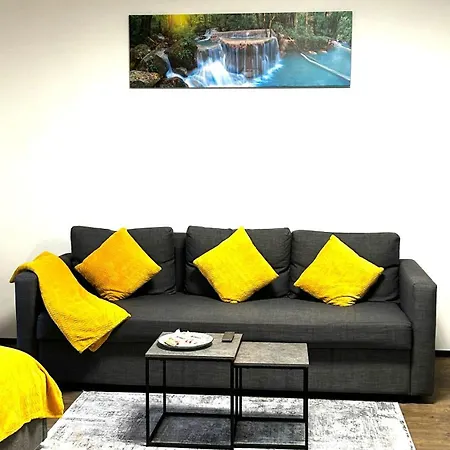 Zentrales Mit Balkon Apartmán